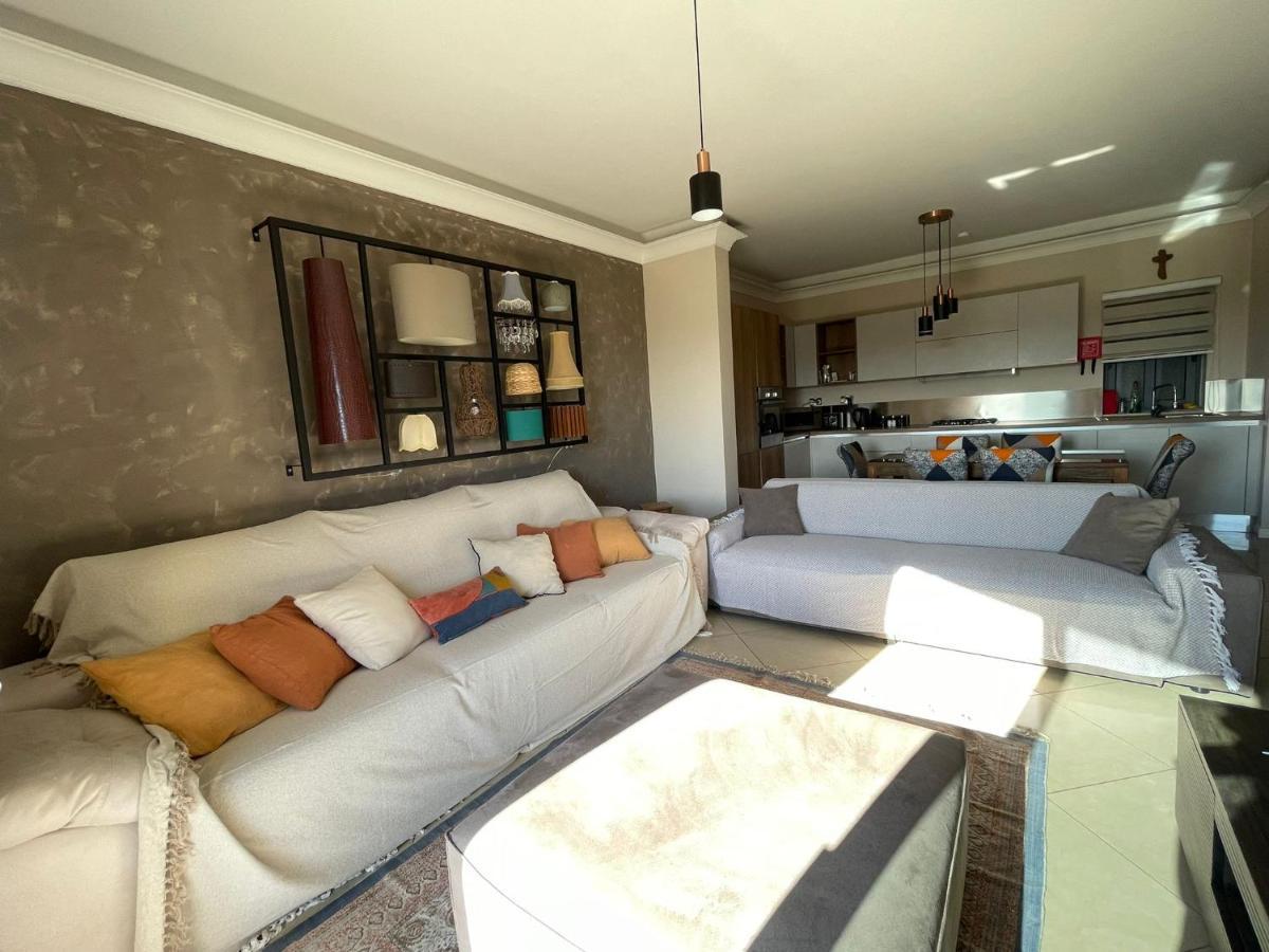 Cosy Designer Finished Apartment With Unobstructed Views 세인트폴스베이 외부 사진